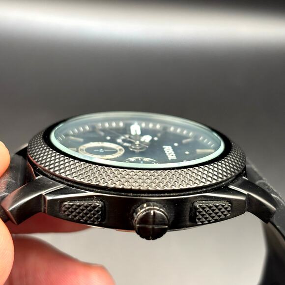 Fossil FS4487 Machine Chronograph Men’s Gunmetal Black Silicone Strap Watch - Picture 10 of 16